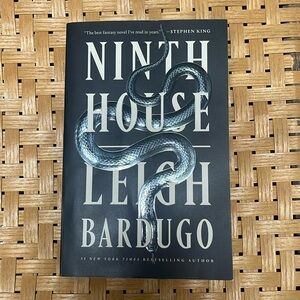 Ninth House - Book - Paperback